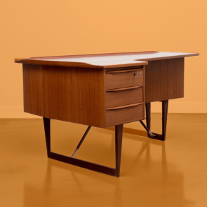 ‘BOOMERANG’ DESK BY P.L. Nielsen