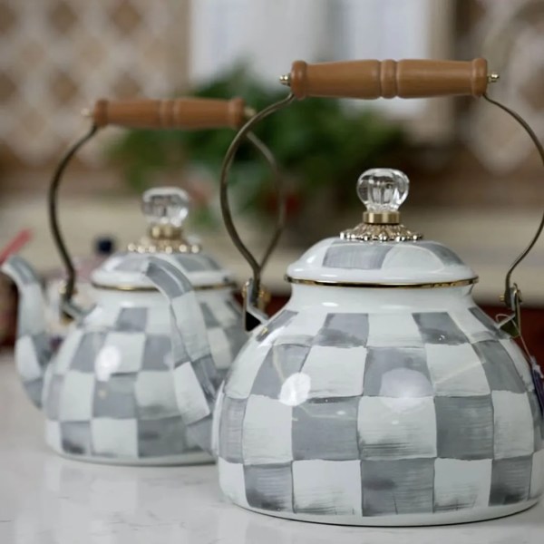 LUMIÈRE OPALINE COLLECTION | Stove-Top Kettle {2.5 L}