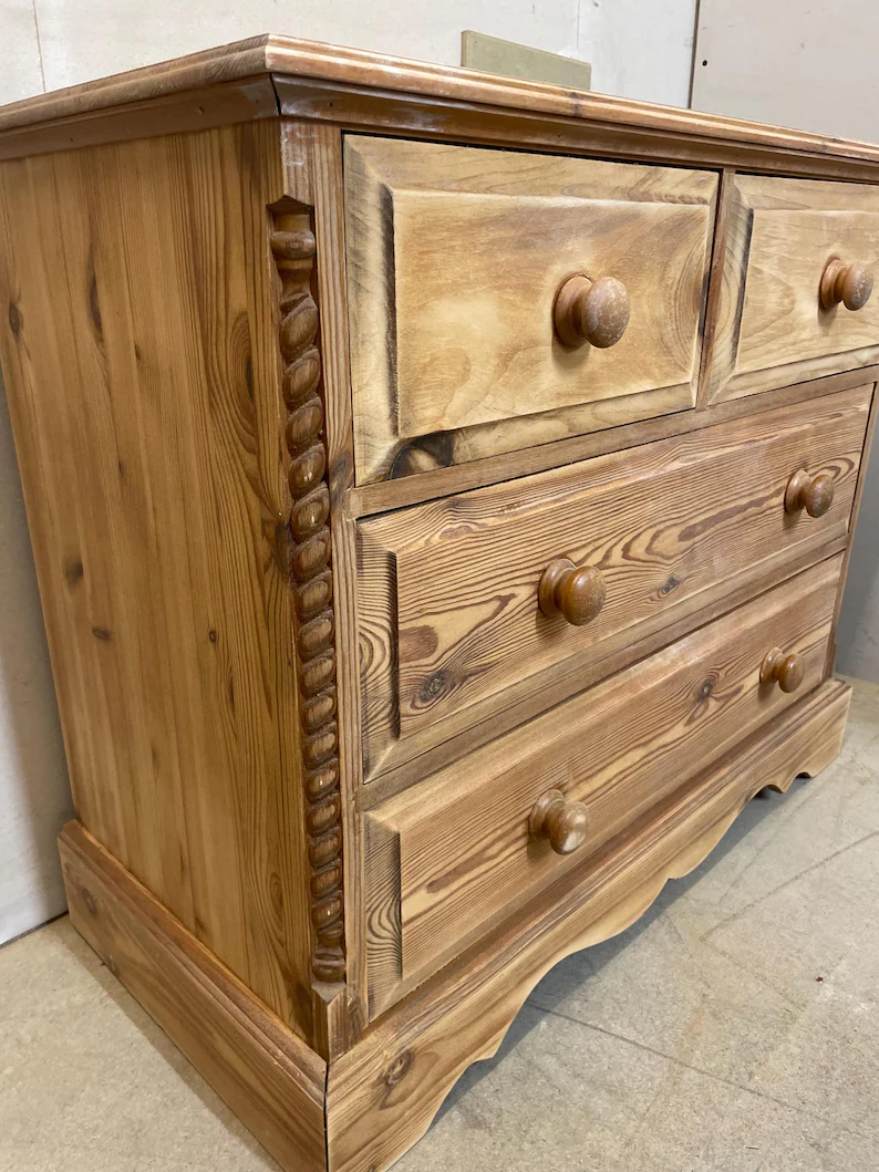 REGENCY HERITAGE COLLECTION - VINTAGE PINE | Drawer Chest - Image 3